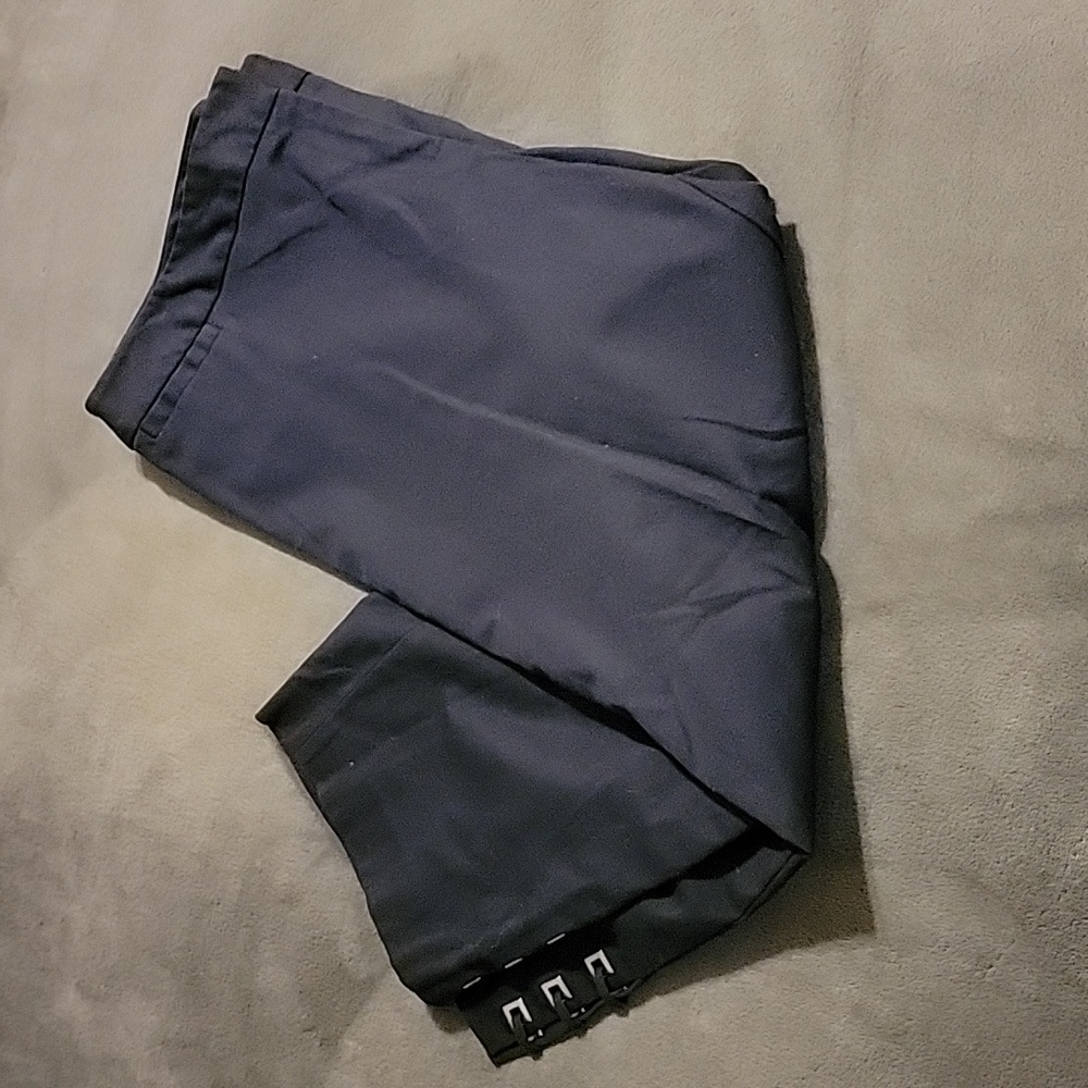 Navy blue cropped pants